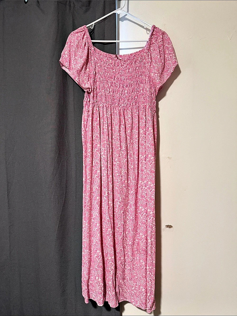 Ingrid & Isabel Floral Maternity Maxi Dress in Pink Size XL Like New